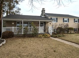 425 Lawrence Rd, Huntingdon Valley, PA 19006