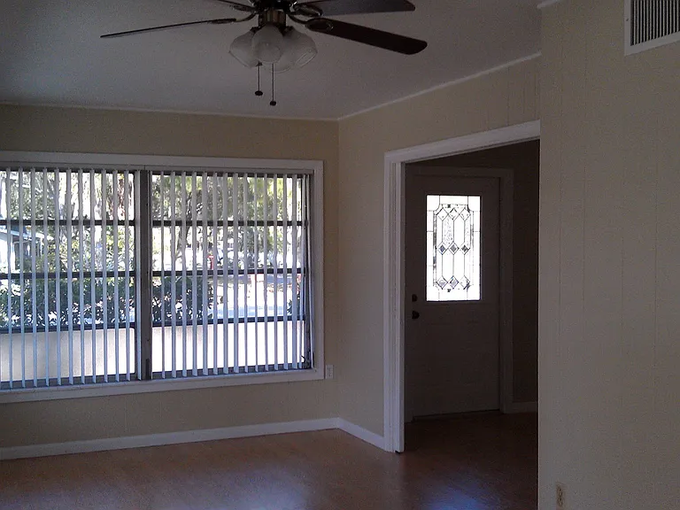 2462 Hyde Park St — Photo 5