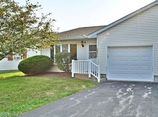 909 Somerset Dr #B, Salem, OH 44460