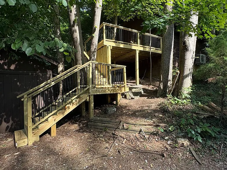 602 Oak Grove Rd — Photo 1