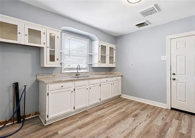 2 bed, 1.0 bath, 812 sqft, $1,200 — Photo 4