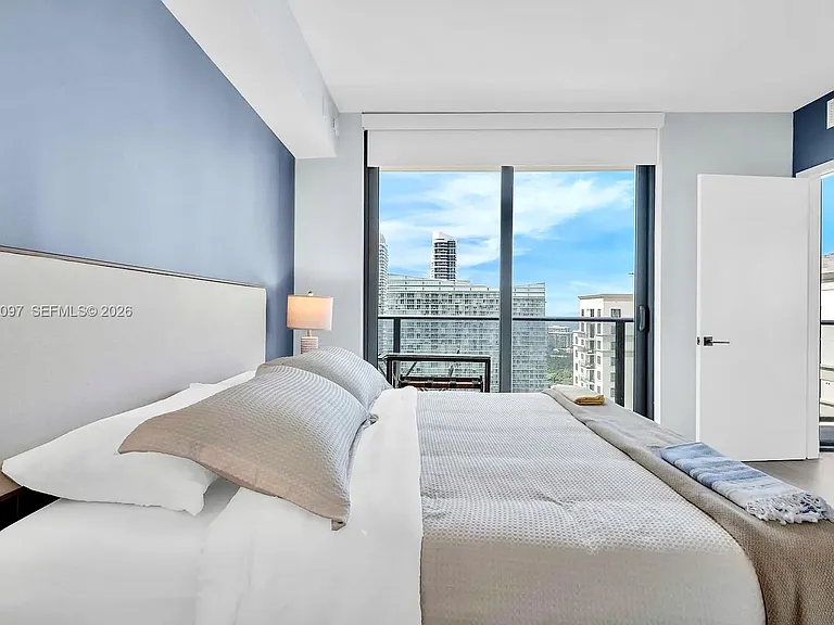 55 SW 9th St #3306 — Photo 8
