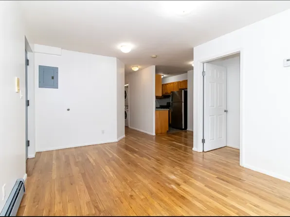 755 40th Street 3A image 3 of 24