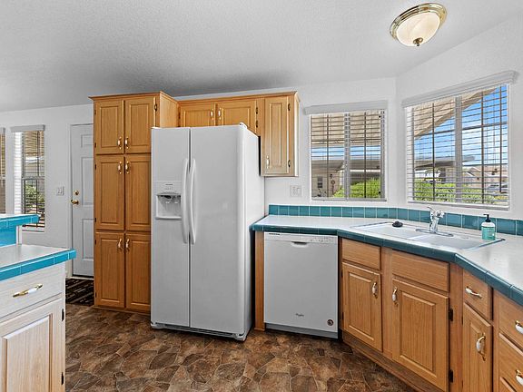 3rd image of 2550 S Ellsworth Rd Unit 218