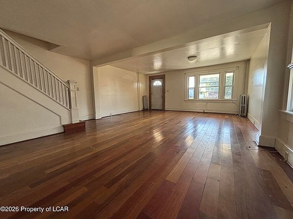 4th image of 332 Stanton St