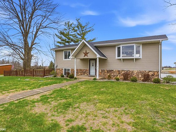 3rd image of 2521 Rocky Ln