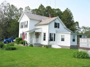 52 North St, Granville, NY 12832