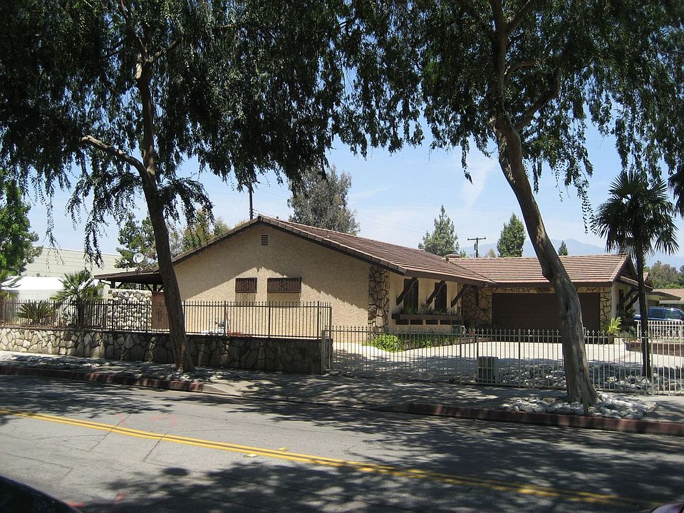 2nd image of 393 Alexander Ave