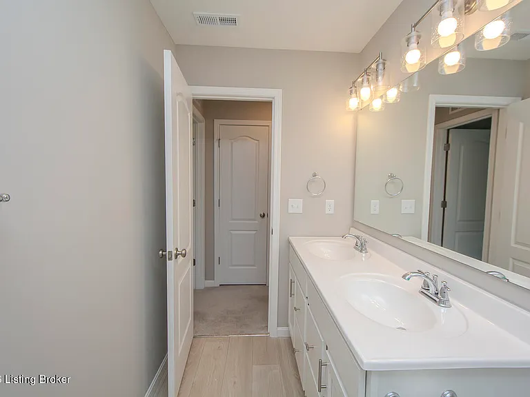 17801 Bridle Run Dr — Photo 57