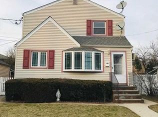 89 Winter St, Lynbrook, NY 11563