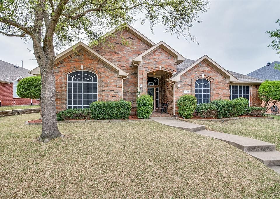 1st image of 7509 Bluewood Dr