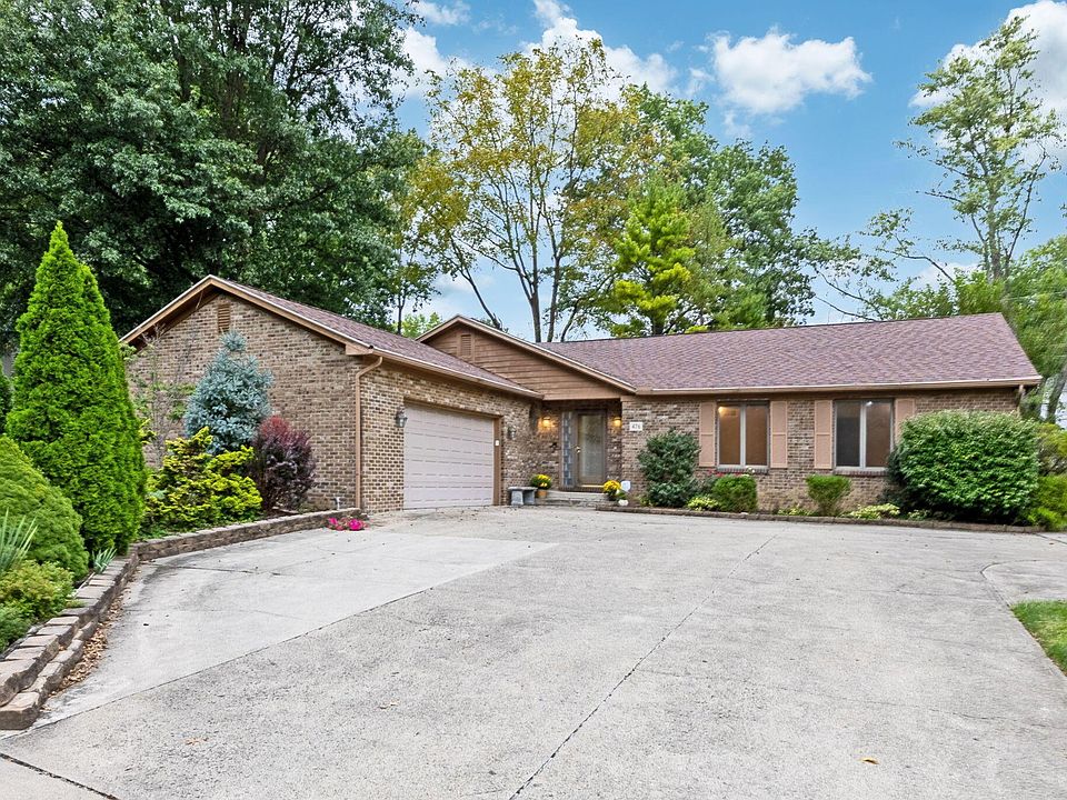 1st image of 476 Woodview Rd