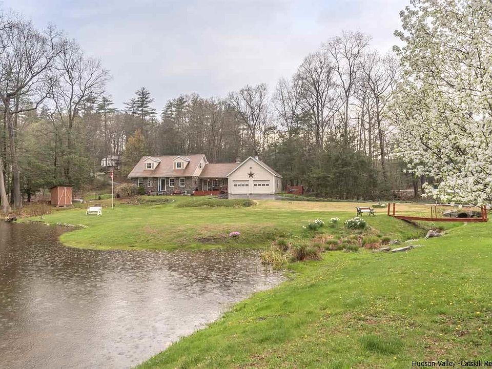 1st image of 19 Bluestone Park Rd