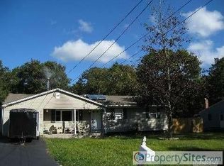 59 Sweetbriar Dr, Mastic, NY 11950