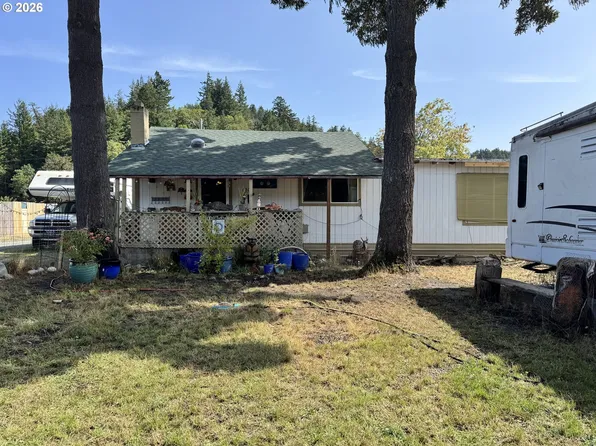 680 1st Ave, Powers, OR 97466