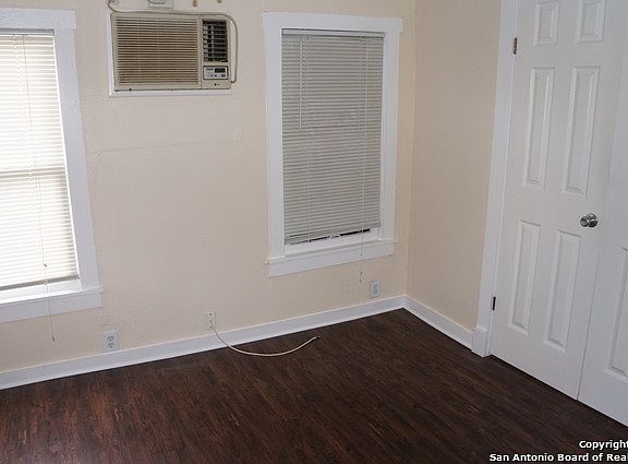 2nd image of 826 E Erie Ave #C