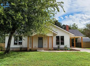 1606 C St, Floresville, TX 78114