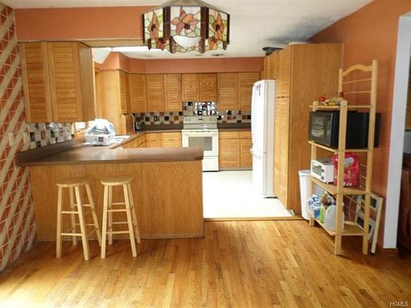 2nd image of 67 Carol Dr