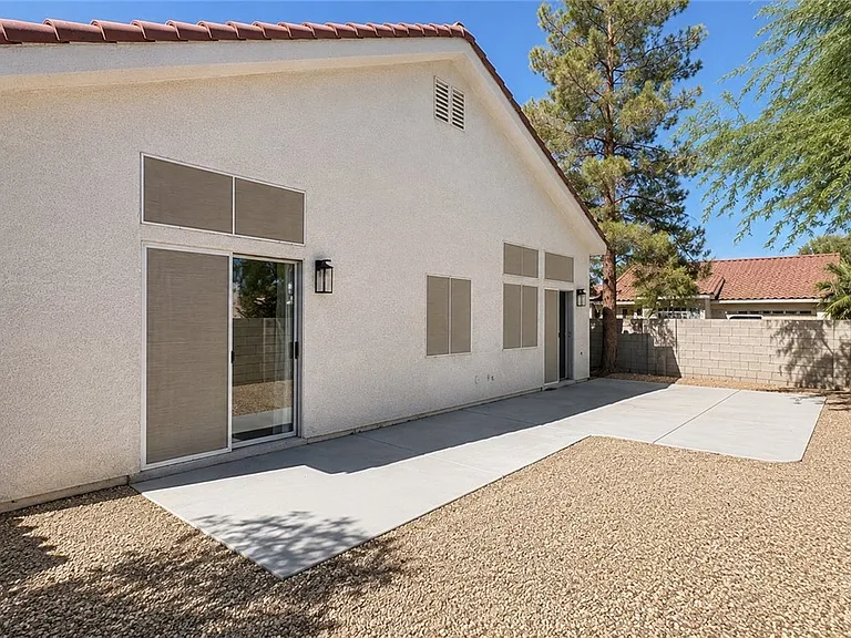1916 Coyote Pass Way — Photo 20