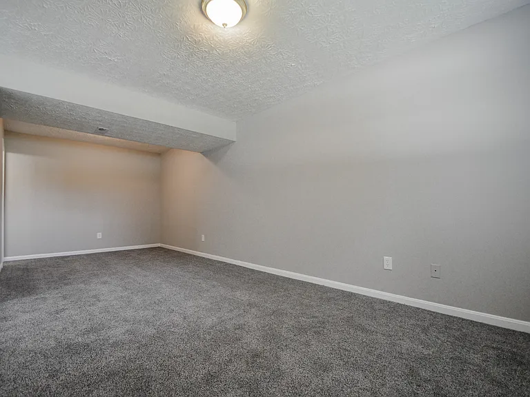 2691 Mary Jane Ct — Photo 26