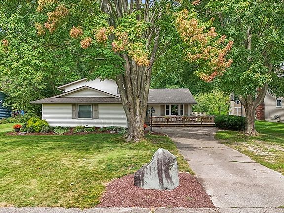 2nd image of 34092 Gina Dr