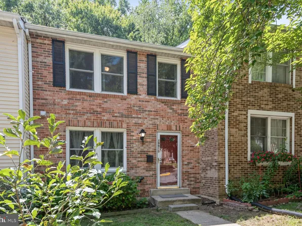 19910 Buhrstone Dr, Montgomery Village, MD 20886