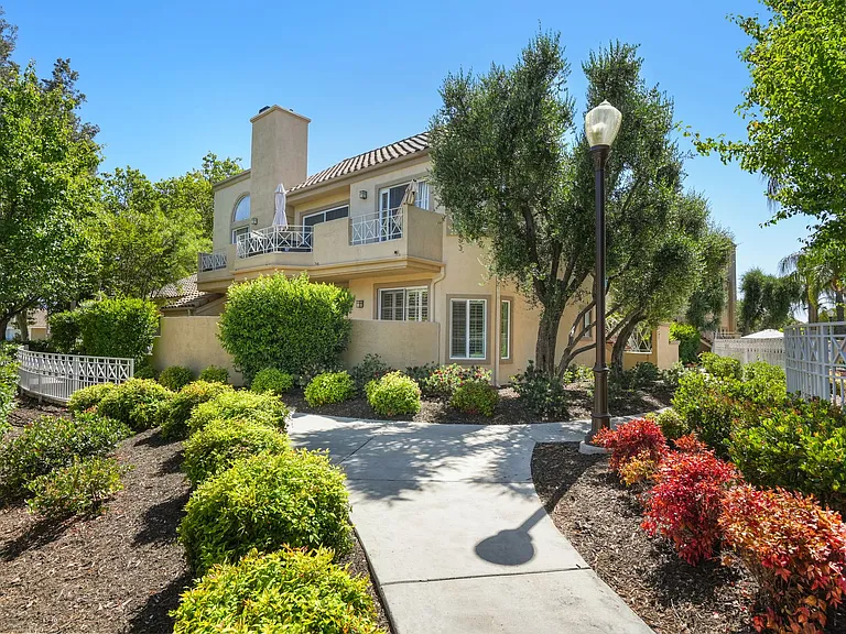 23609 Del Monte Dr #299 — Photo 3