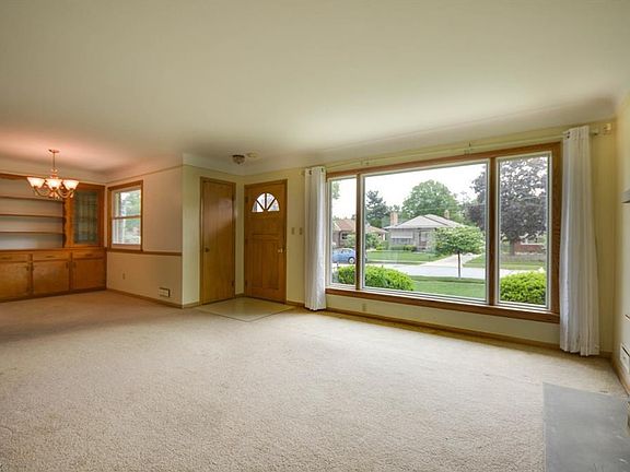 4th image of 2666 Dale Ave