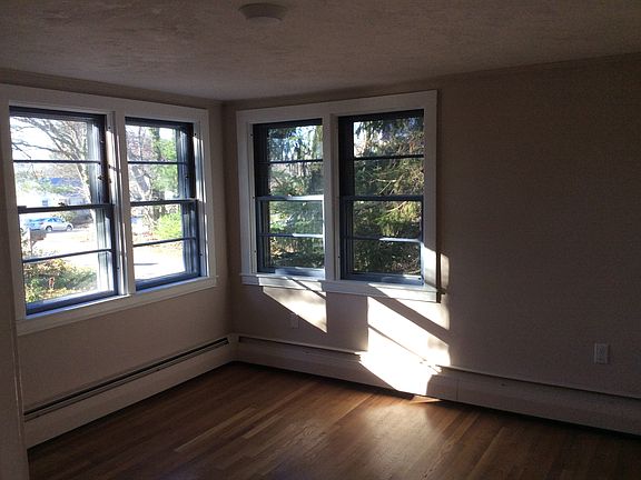 4th image of 590 Pine St