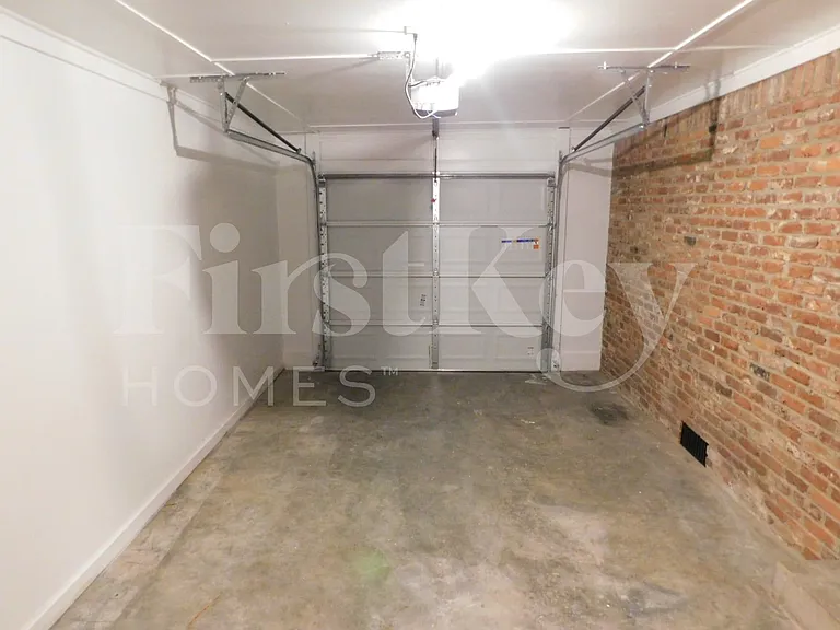 2742 Sherlock Dr — Photo 11