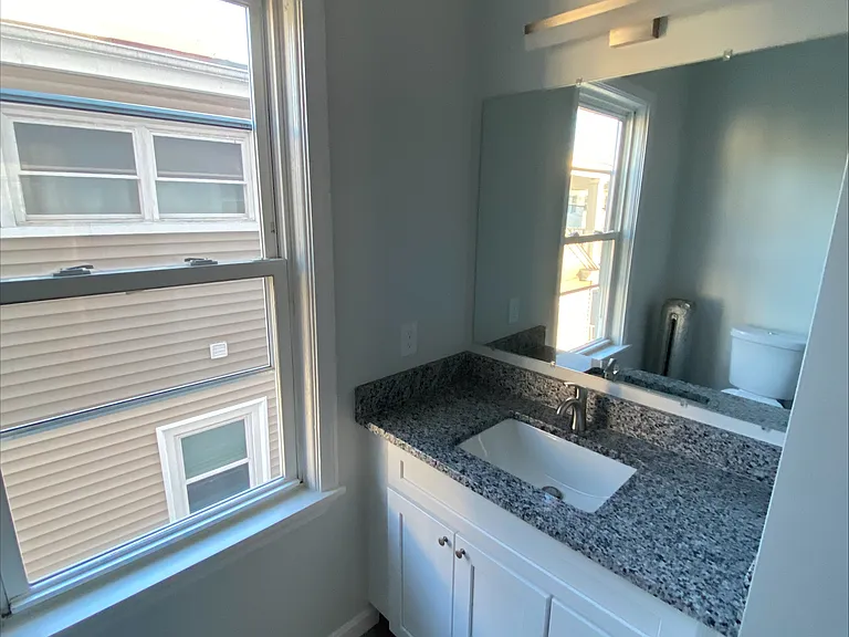 25 Pembroke Ave #2 — Photo 13