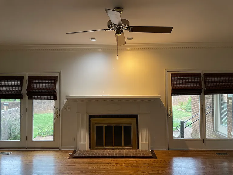 Den/living room
