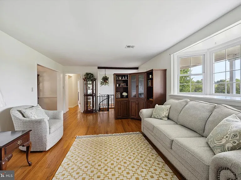 128 Morris Rd — Photo 5