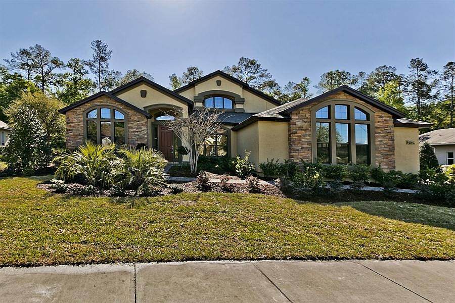 1st image of 2028 Crown Dr