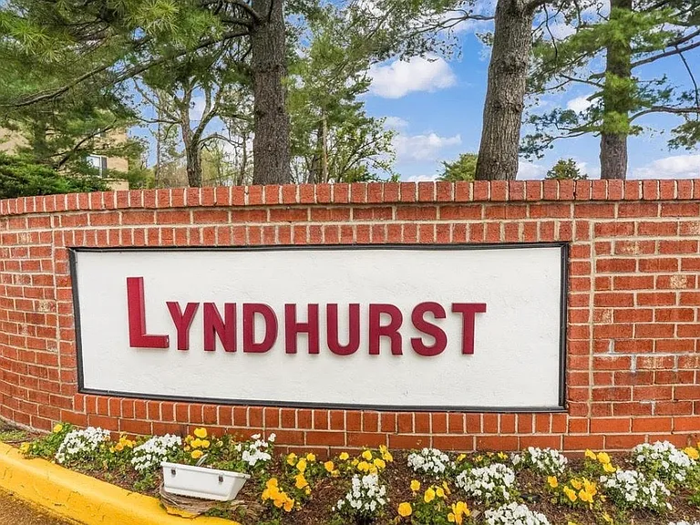 3790 Lyndhurst Dr #301 — Photo 15