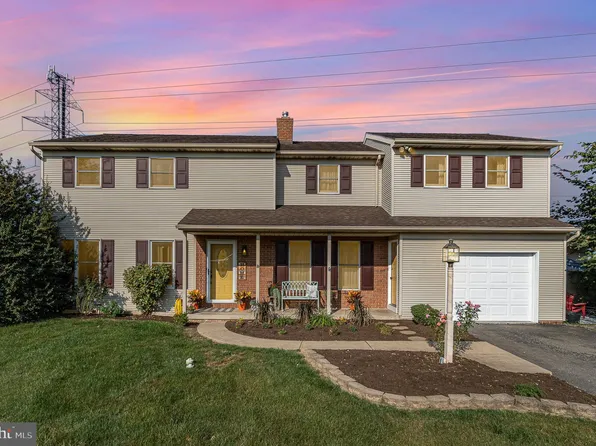 108 Tracy Ct, Willow Street, PA 17584