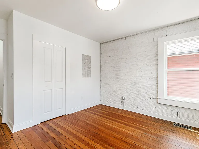 942 Linwood Ave — Photo 23