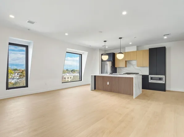 22 High St #Penthouse 11, Boston, MA 02122