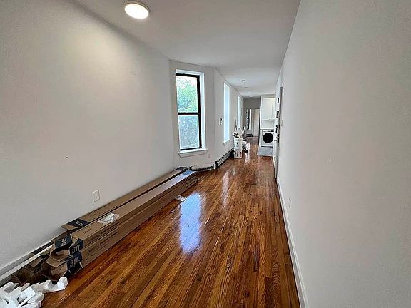 2nd image of 309 W 121st St #3W