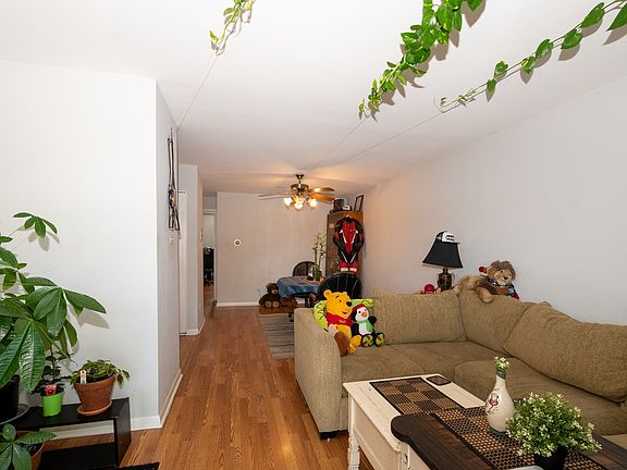 3rd image of 10330 S Komensky Ave #3C