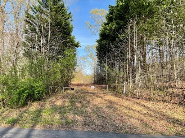 0 Carillon Dr, Pfafftown, NC 27040