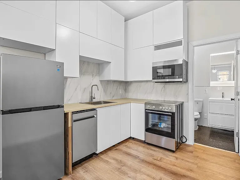 1820 Stanhope St #1L — Photo 2