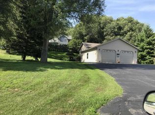 W164 Sommers Rd, Fountain City, WI 54629