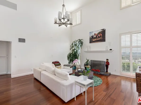 964 Hancock Ave APT 302, West Hollywood, CA 90069