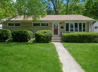 524 Ames St, Libertyville, IL 60048