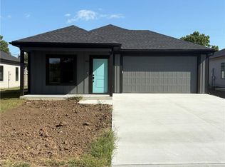 402 E Washington St, Harrisonville, MO 64701