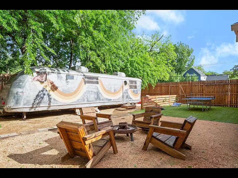 413 Normandy St — Photo 23