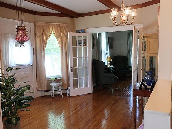 3rd image of 18 Kensington Ave