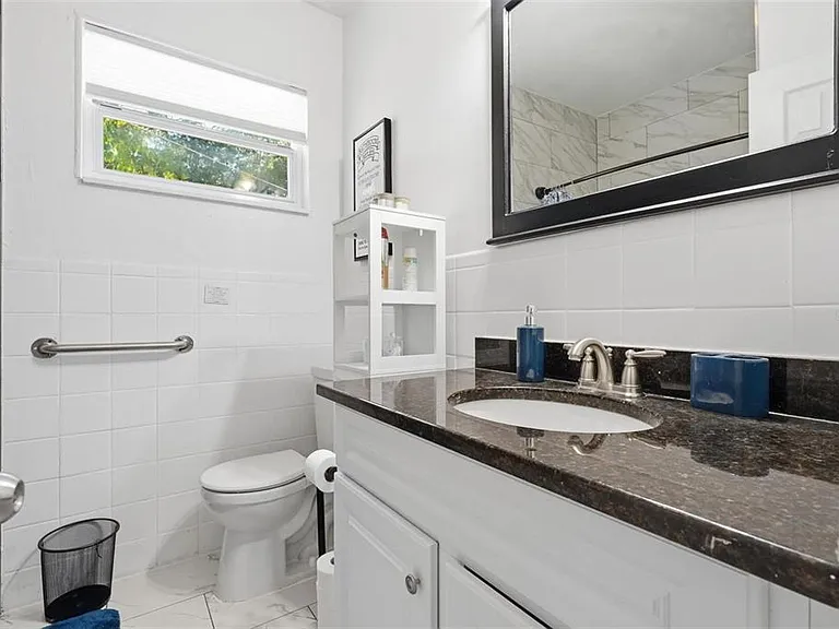 10107 N Aster Ave — Photo 9