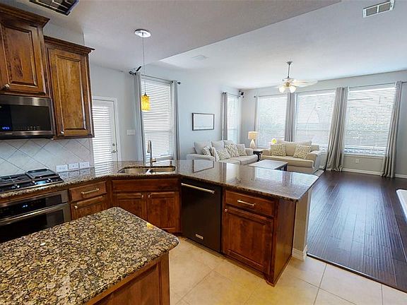 4th image of 2928 Softwood Cir